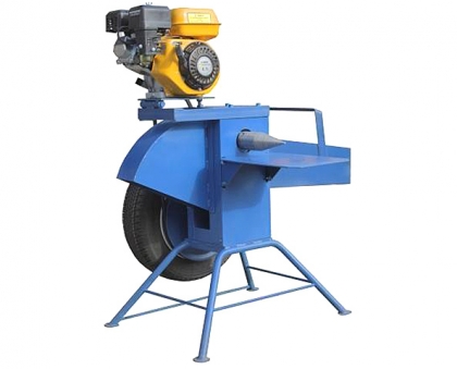 Бензиновый измельчитель веток