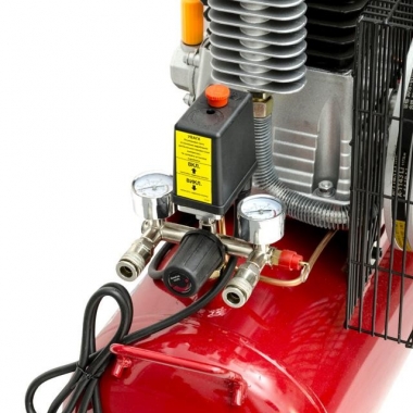 Компрессор 50 л, 1.8 кВт, 233 л/мин. INTERTOOL PT-0011