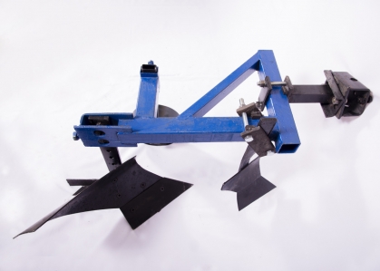 Плуг 1-20 однокорпусный с предплужником тм ара (мотоблочный)